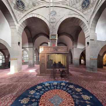 Hunat Hatun Camii İç