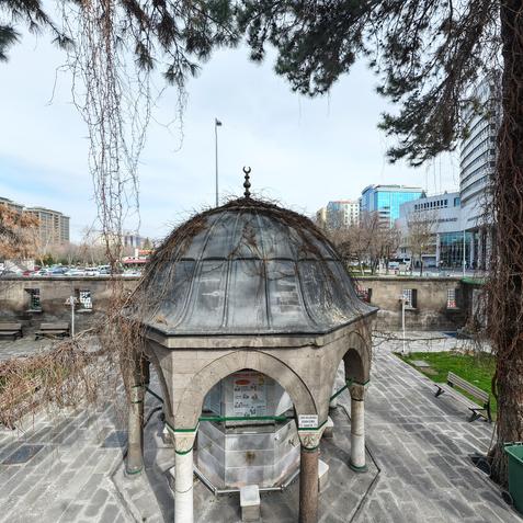 Kurşunlu (Ahmet Paşa) Camii ve Şadırvanı Dış Avlu