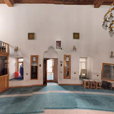 Şeyh Tennuri Camii ve Türbe İç